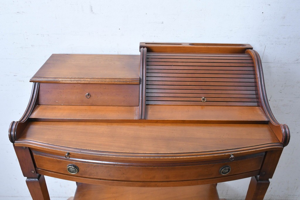 中古　美品　フランス　輸入家具　アンティーク調のシャッター扉付きライティングビューロー　定価推定約35万円　(R-090934)