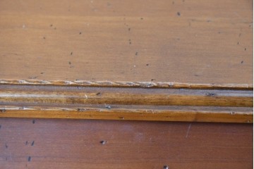 中古　美品　フランス　輸入家具　アンティーク調のシャッター扉付きライティングビューロー　定価推定約35万円　(R-090934)