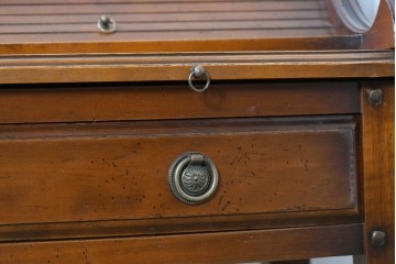 中古　美品　フランス　輸入家具　アンティーク調のシャッター扉付きライティングビューロー　定価推定約35万円　(R-090934)