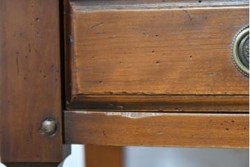中古　美品　フランス　輸入家具　アンティーク調のシャッター扉付きライティングビューロー　定価推定約35万円　(R-090934)