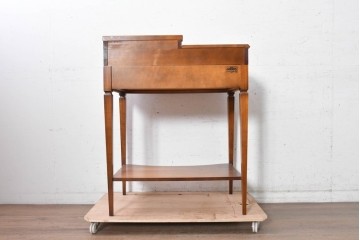 中古　美品　フランス　輸入家具　アンティーク調のシャッター扉付きライティングビューロー　定価推定約35万円　(R-090934)