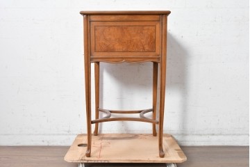 中古　美品　イタリア高級家具　メデア(Medea)　杢目が美しい引き出し付きサイドテーブル　(R-090935)