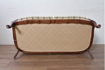 中古　神戸洋家具　メープル不二屋　クラシカルな佇まいの2人掛けソファ　(R-090938)