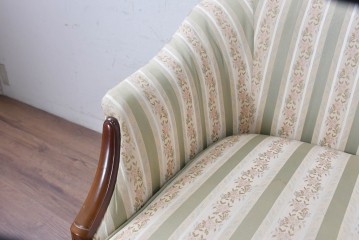 中古　神戸洋家具　メープル不二屋　花柄ストライプの張地が上品なラウンジチェア　(R-090939)