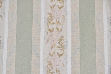 中古　神戸洋家具　メープル不二屋　花柄ストライプの張地が上品なラウンジチェア　(R-090939)