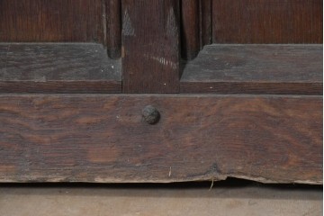 イギリスアンティーク　オーク材　アーチ状の透かし装飾が趣深いチャーチレクターン　(R-090942)