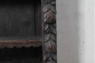 イギリスアンティーク　1880年から1900年頃　オーク材　グリーンマンや果実の彫刻が重厚なオープンブックケース　(R-090946)