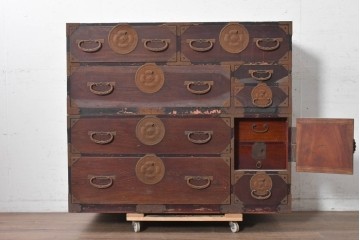 和製アンティーク　明治期　相馬箪笥　前面欅(ケヤキ)材　重厚な飾り金具と木目が魅力の重ね箪笥　(R-090947)