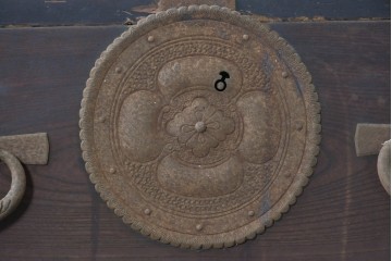 和製アンティーク　明治期　相馬箪笥　前面欅(ケヤキ)材　重厚な飾り金具と木目が魅力の重ね箪笥　(R-090947)