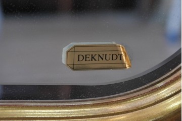 中古　ベルギー製　ロココ調　シェルモチーフが華やかなゴールドカラーのウォールミラー　(R-090948)