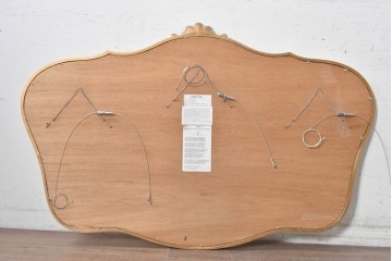 中古　ベルギー製　ロココ調　シェルモチーフが華やかなゴールドカラーのウォールミラー　(R-090948)