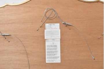 中古　ベルギー製　ロココ調　シェルモチーフが華やかなゴールドカラーのウォールミラー　(R-090948)