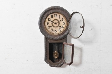 和製アンティーク　大正ロマン　丁寧に彫り込まれた彫刻入り掛け時計　(R-090954)