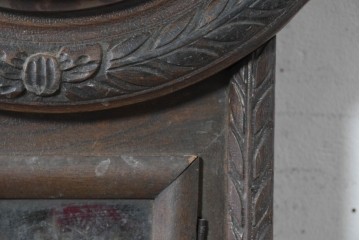 和製アンティーク　大正ロマン　丁寧に彫り込まれた彫刻入り掛け時計　(R-090954)