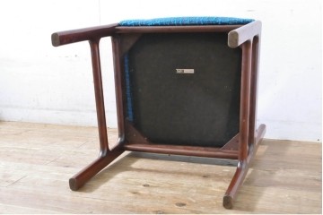 イギリスヴィンテージ　1970年頃　A.H.McIntosh(マッキントッシュ)社　チーク材　明るいブルーのファブリックが目を引くダイニングチェア3脚セット　(R-090958)