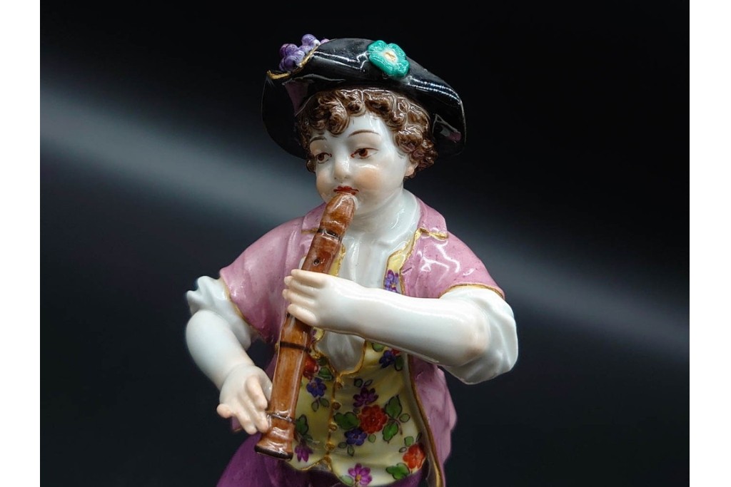 ドイツ製　Meissen(マイセン)　「笛を吹く少年像」を含む華やかなフィギュリン2点セット　(R-090961)