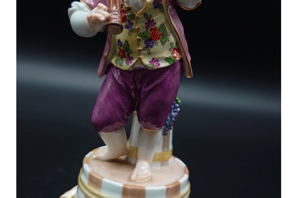 ドイツ製　Meissen(マイセン)　「笛を吹く少年像」を含む華やかなフィギュリン2点セット　(R-090961)