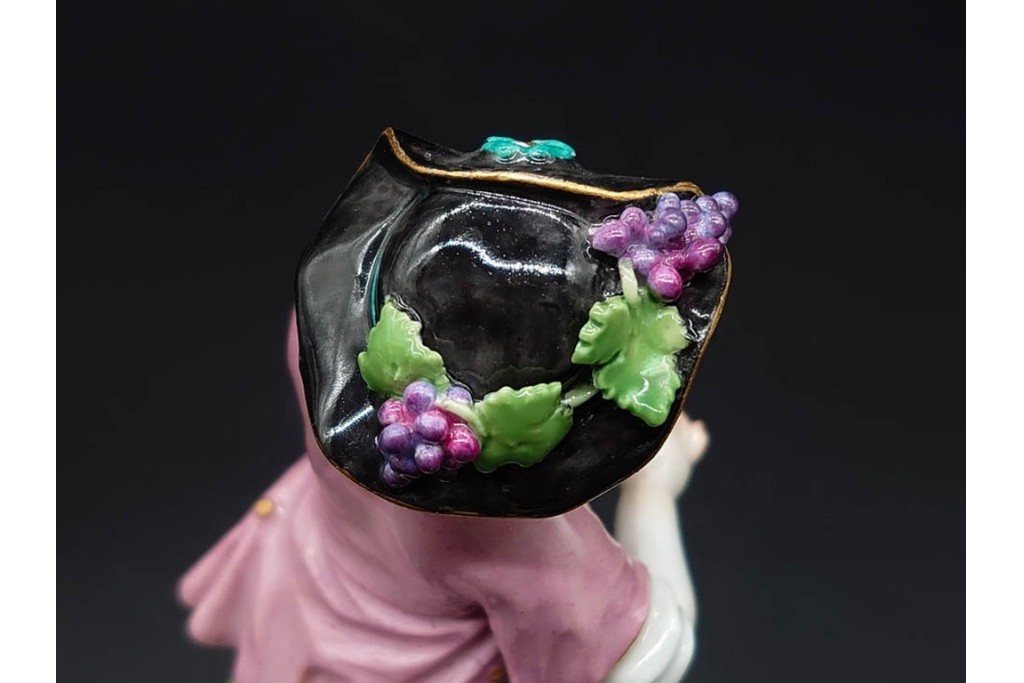 ドイツ製　Meissen(マイセン)　「笛を吹く少年像」を含む華やかなフィギュリン2点セット　(R-090961)