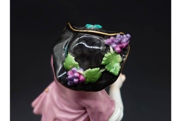 ドイツ製　Meissen(マイセン)　「笛を吹く少年像」を含む華やかなフィギュリン2点セット　(R-090961)