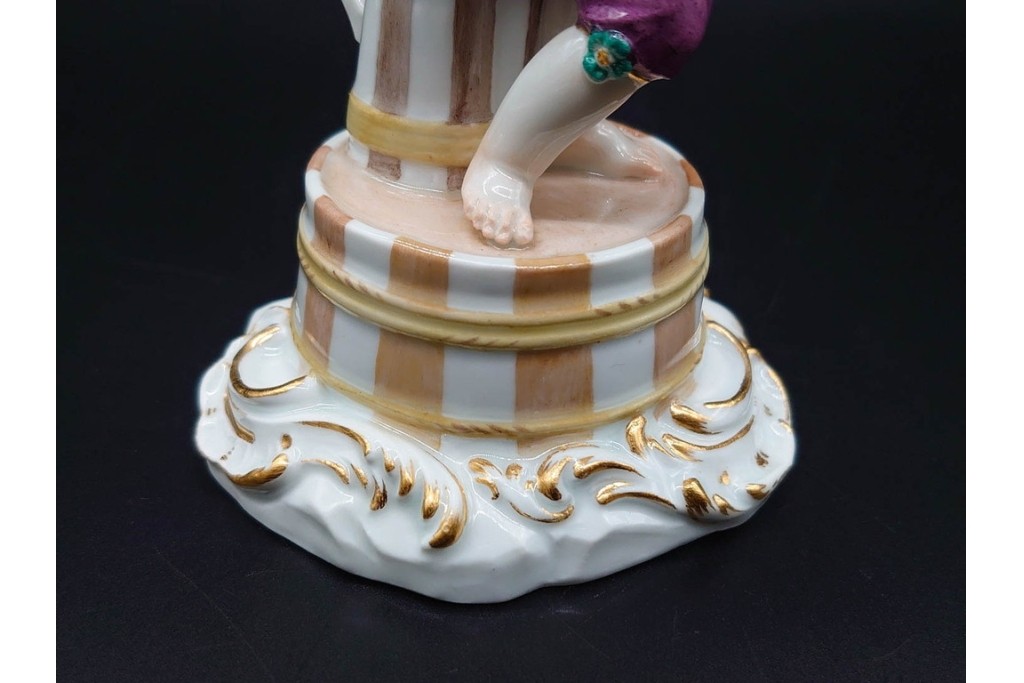 ドイツ製　Meissen(マイセン)　「笛を吹く少年像」を含む華やかなフィギュリン2点セット　(R-090961)