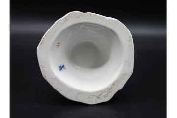 ドイツ製　Meissen(マイセン)　「笛を吹く少年像」を含む華やかなフィギュリン2点セット　(R-090961)