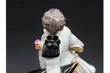ドイツ製　Meissen(マイセン)　「笛を吹く少年像」を含む華やかなフィギュリン2点セット　(R-090961)