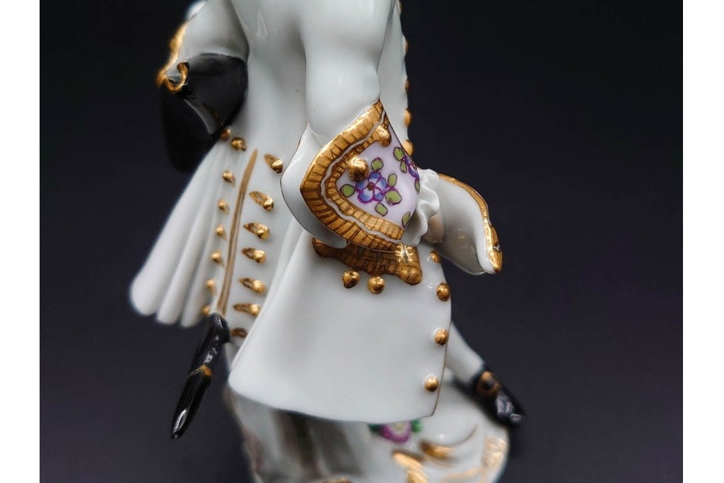 ドイツ製　Meissen(マイセン)　「笛を吹く少年像」を含む華やかなフィギュリン2点セット　(R-090961)