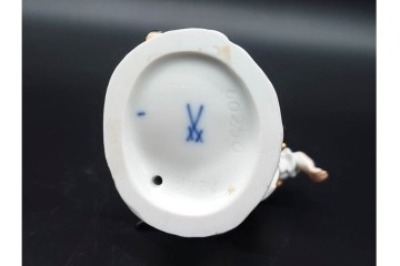 ドイツ製　Meissen(マイセン)　「笛を吹く少年像」を含む華やかなフィギュリン2点セット　(R-090961)