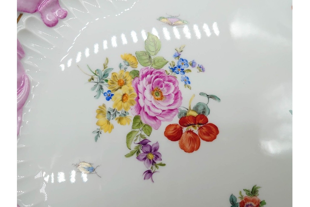 ドイツ製　Meissen(マイセン)　ホビーコレクション　リボン&フラワーと昆虫の装飾が色鮮やかな オーバルプレート　スクラッチあり　(R-090969)
