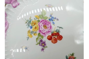 ドイツ製　Meissen(マイセン)　ホビーコレクション　リボン&フラワーと昆虫の装飾が色鮮やかな オーバルプレート　スクラッチあり　(R-090969)