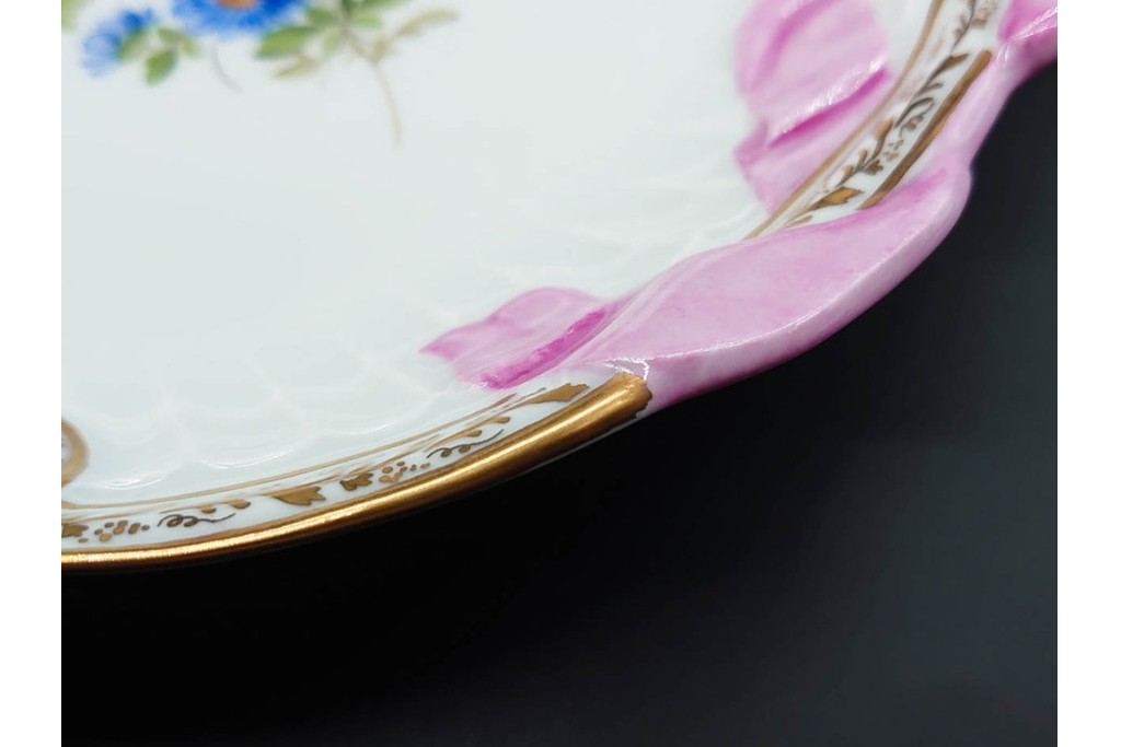 ドイツ製　Meissen(マイセン)　ホビーコレクション　リボン&フラワーと昆虫の装飾が色鮮やかな オーバルプレート　スクラッチあり　(R-090969)