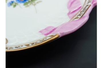 ドイツ製　Meissen(マイセン)　ホビーコレクション　リボン&フラワーと昆虫の装飾が色鮮やかな オーバルプレート　スクラッチあり　(R-090969)