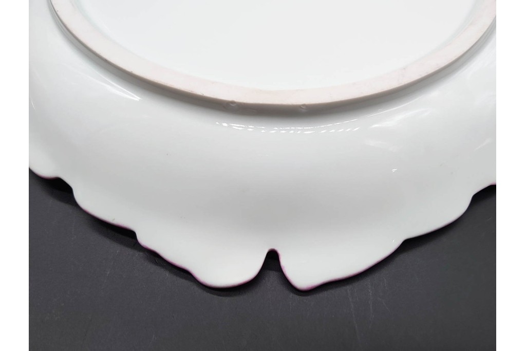 ドイツ製　Meissen(マイセン)　ホビーコレクション　リボン&フラワーと昆虫の装飾が色鮮やかな オーバルプレート　スクラッチあり　(R-090969)