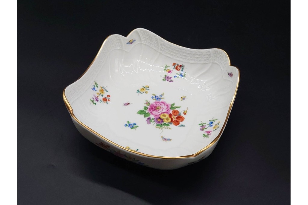 ドイツ製　Meissen(マイセン)　フラワーブーケ　五つ花デザイン　色鮮やかな昆虫と花々を描いたスクエアボウル　(R-090970)