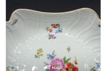 ドイツ製　Meissen(マイセン)　フラワーブーケ　五つ花デザイン　色鮮やかな昆虫と花々を描いたスクエアボウル　(R-090970)