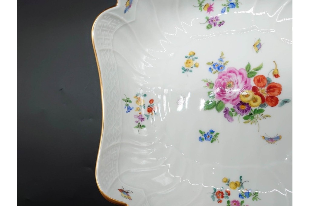 ドイツ製　Meissen(マイセン)　フラワーブーケ　五つ花デザイン　色鮮やかな昆虫と花々を描いたスクエアボウル　(R-090970)
