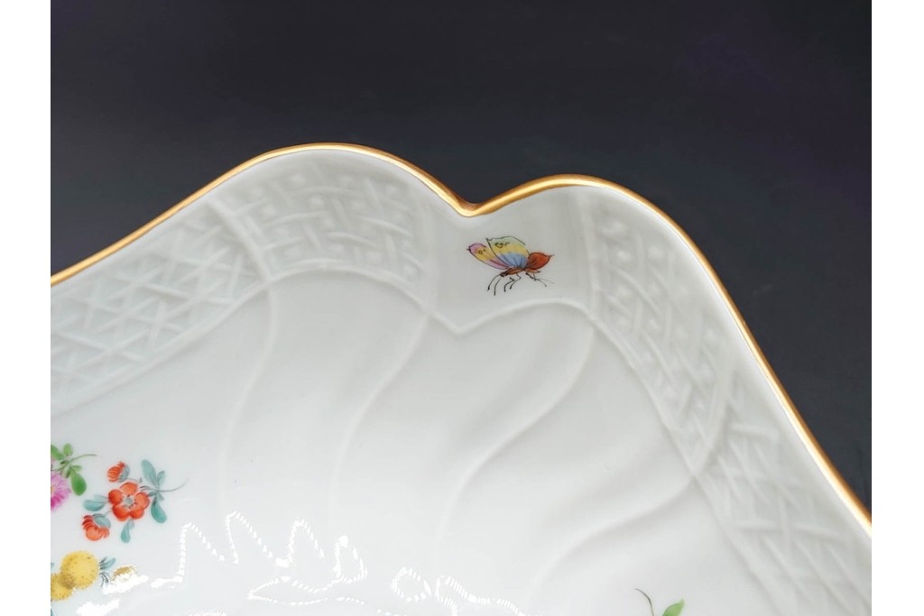 ドイツ製　Meissen(マイセン)　フラワーブーケ　五つ花デザイン　色鮮やかな昆虫と花々を描いたスクエアボウル　(R-090970)