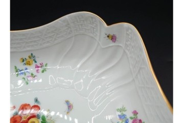 ドイツ製　Meissen(マイセン)　フラワーブーケ　五つ花デザイン　色鮮やかな昆虫と花々を描いたスクエアボウル　(R-090970)