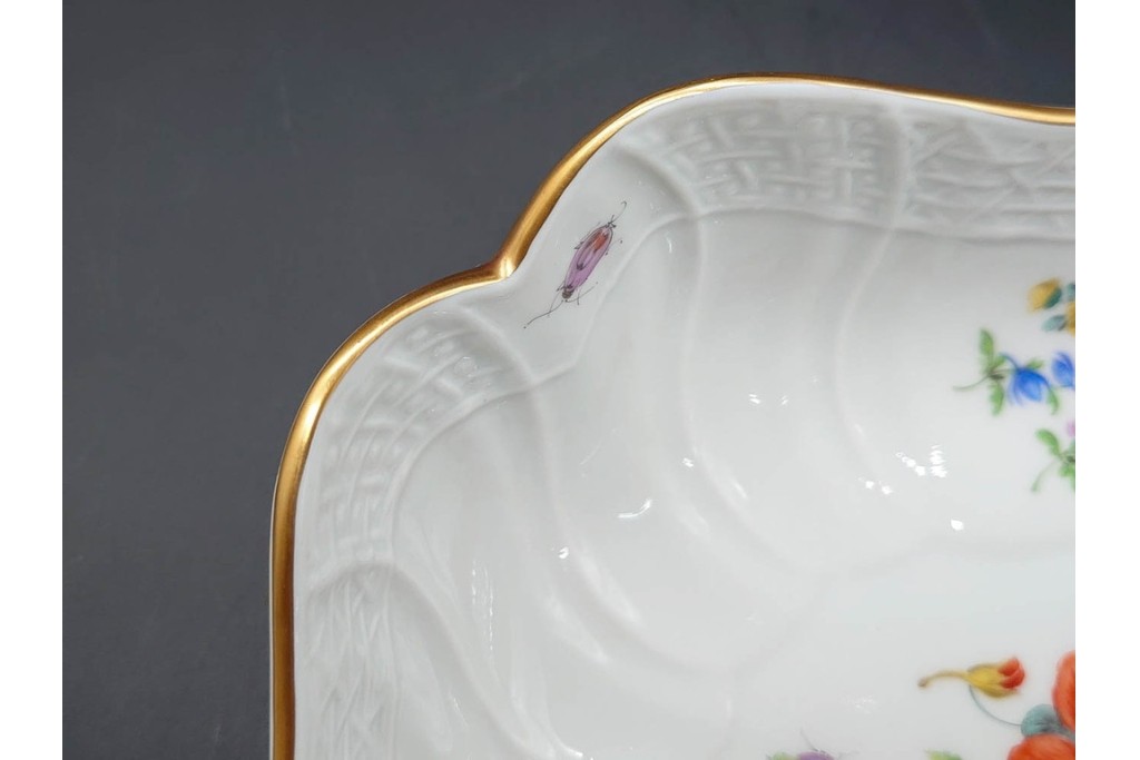 ドイツ製　Meissen(マイセン)　フラワーブーケ　五つ花デザイン　色鮮やかな昆虫と花々を描いたスクエアボウル　(R-090970)