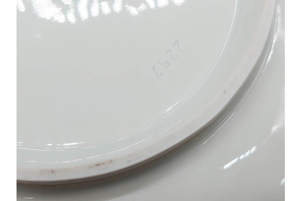ドイツ製　Meissen(マイセン)　フラワーブーケ　五つ花デザイン　色鮮やかな昆虫と花々を描いたスクエアボウル　(R-090970)