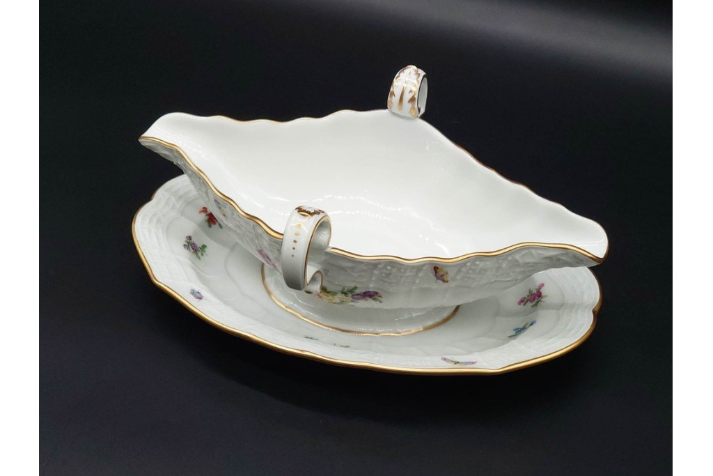 希少!　ドイツ製　Meissen(マイセン)　フラワーブーケ　五つ花デザイン　色鮮やかな昆虫と花々を描いたソースボート　(R-090971)