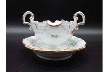 希少!　ドイツ製　Meissen(マイセン)　フラワーブーケ　五つ花デザイン　色鮮やかな昆虫と花々を描いたソースボート　(R-090971)
