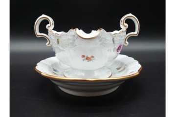 希少!　ドイツ製　Meissen(マイセン)　フラワーブーケ　五つ花デザイン　色鮮やかな昆虫と花々を描いたソースボート　(R-090971)