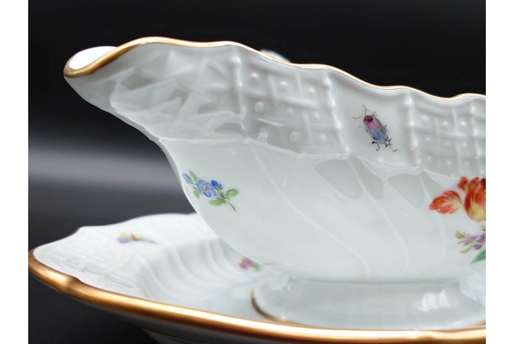 希少!　ドイツ製　Meissen(マイセン)　フラワーブーケ　五つ花デザイン　色鮮やかな昆虫と花々を描いたソースボート　(R-090971)