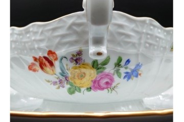 希少!　ドイツ製　Meissen(マイセン)　フラワーブーケ　五つ花デザイン　色鮮やかな昆虫と花々を描いたソースボート　(R-090971)