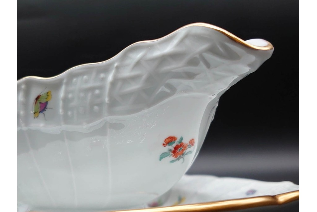 希少!　ドイツ製　Meissen(マイセン)　フラワーブーケ　五つ花デザイン　色鮮やかな昆虫と花々を描いたソースボート　(R-090971)