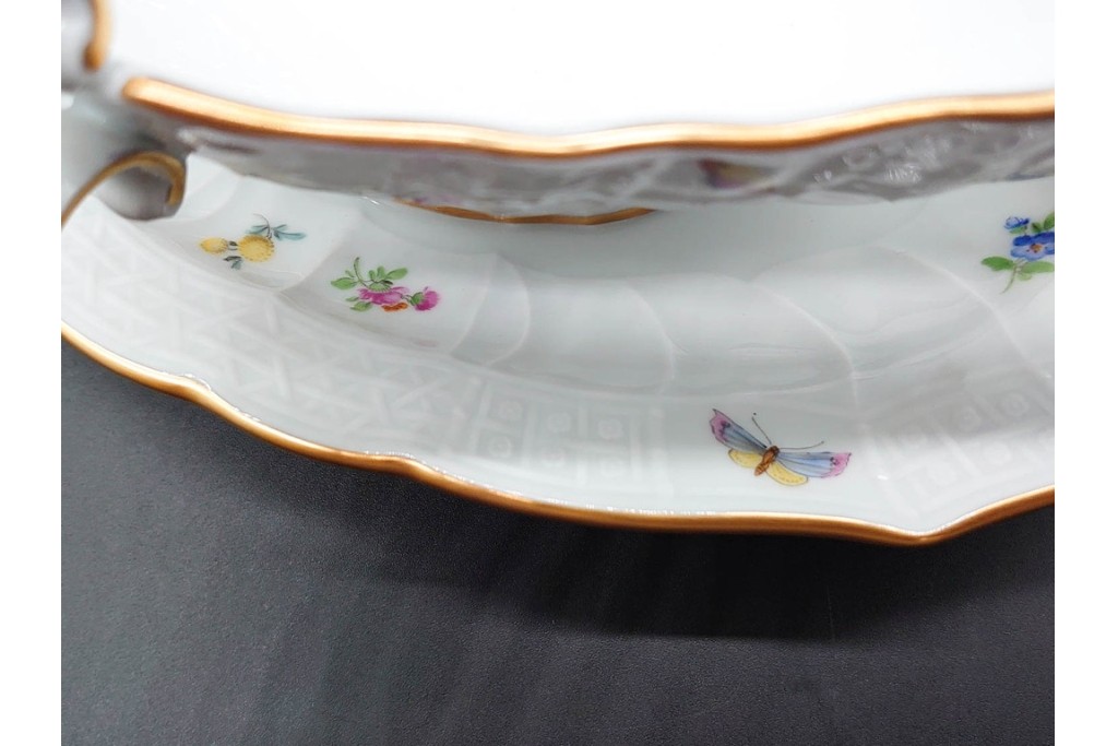 希少!　ドイツ製　Meissen(マイセン)　フラワーブーケ　五つ花デザイン　色鮮やかな昆虫と花々を描いたソースボート　(R-090971)