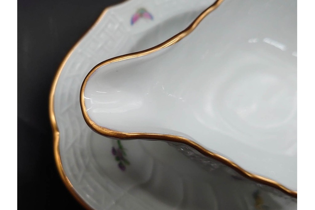 希少!　ドイツ製　Meissen(マイセン)　フラワーブーケ　五つ花デザイン　色鮮やかな昆虫と花々を描いたソースボート　(R-090971)