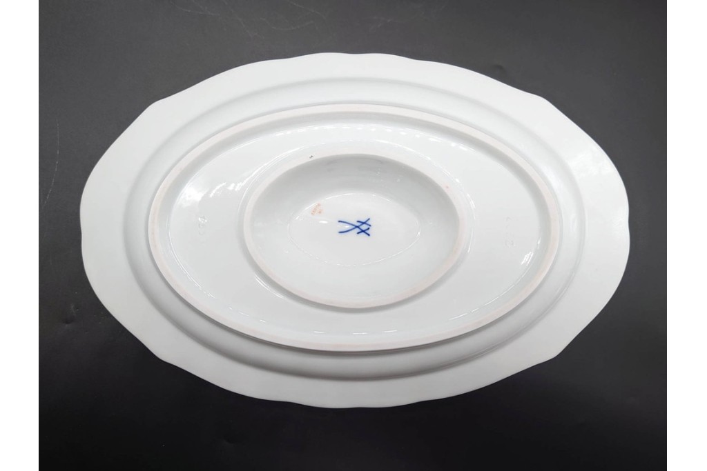 希少!　ドイツ製　Meissen(マイセン)　フラワーブーケ　五つ花デザイン　色鮮やかな昆虫と花々を描いたソースボート　(R-090971)