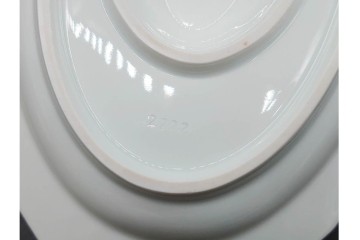希少!　ドイツ製　Meissen(マイセン)　フラワーブーケ　五つ花デザイン　色鮮やかな昆虫と花々を描いたソースボート　(R-090971)